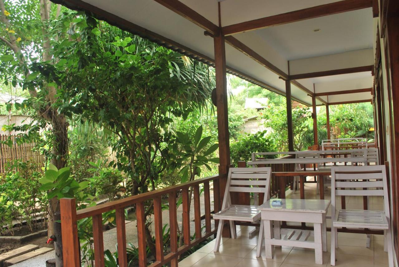 Gili Smile Bungalow Гили Траванган Экстерьер фото